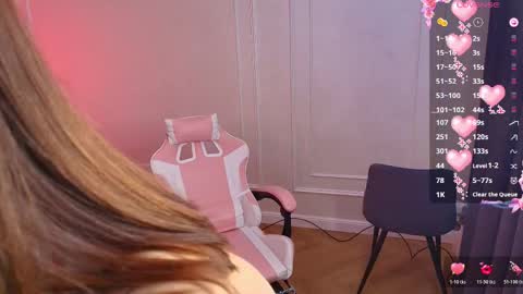 millaa_bella online show from April 10, 2026, 6:12 pm