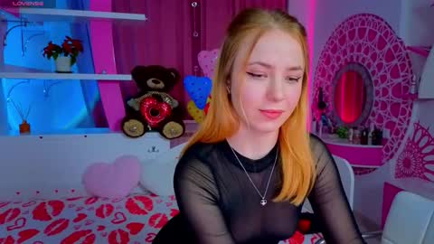 Snapshot of millana_hot chatting on February 17, 2026, 9:54 pm Milana online show from February 17, 2026, 9:54 pm