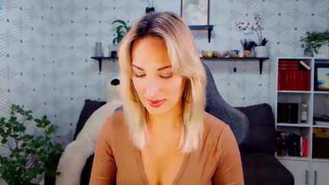 Snapshot of millaxqueen chatting on October 26, 2025, 2:56 pm MillaXQueen online show from October 26, 2025, 2:56 pm