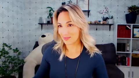 Snapshot of millaxqueen chatting on November 16, 2025, 5:57 am MillaXQueen online show from November 16, 2025, 5:57 am