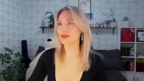 MillaXQueen online show from April 20, 2026, 3:04 pm