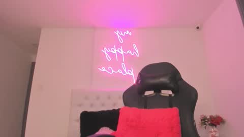 miller_silvana online show from November 30, 2025, 1:15 pm