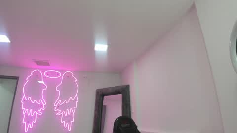 miller_silvana online show from April 22, 2026, 11:23 am