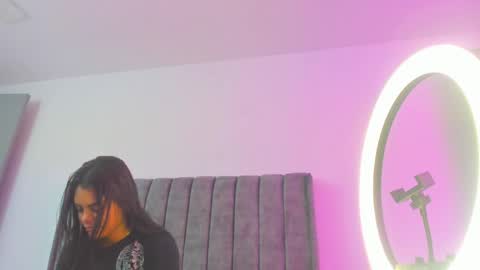 miller_silvana online show from May 9, 2026, 11:37 am