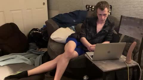 SlimnHungOH online show from December 2, 2024, 6:54 pm