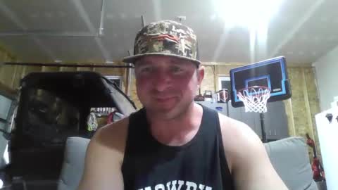 Snapshot of millertimenow34 chatting on October 4, 2025, 12:41 am millertime feet bigcock hairy straight muscles online show from October 4, 2025, 12:41 am