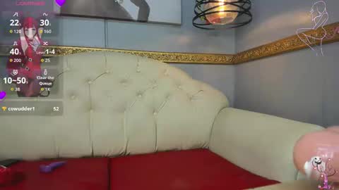 millie_summer online show from October 28, 2025, 1:14 pm