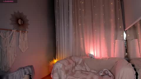 Snapshot of milliminimouse chatting on March 3, 2026, 10:37 pm milliminimouse online show from March 3, 2026, 10:37 pm