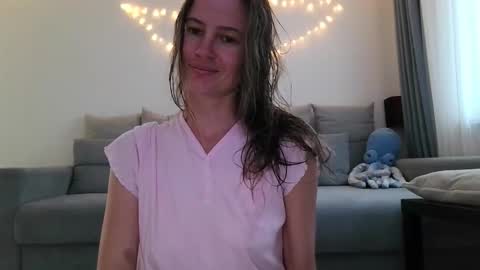 milly_browski online show from September 16, 2025, 2:18 pm
