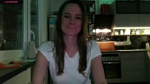 milly_browski online show from October 24, 2025, 8:27 pm