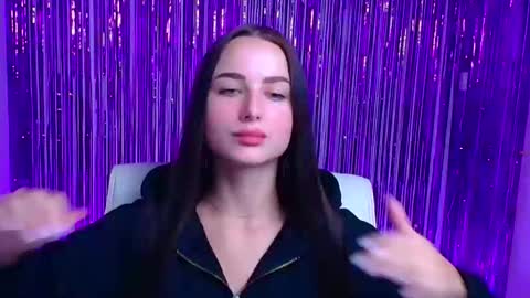 Snapshot of milly_liss chatting on September 18, 2025, 5:53 am Milly online show from September 18, 2025, 5:53 am