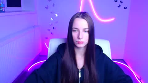 Milly online show from December 19, 2025, 6:42 am