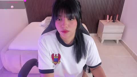 millyevans1 online show from April 21, 2026, 2:51 am