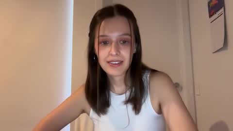 Snapshot of millypetite chatting on September 14, 2025, 2:54 am Milly online show from September 14, 2025, 2:54 am