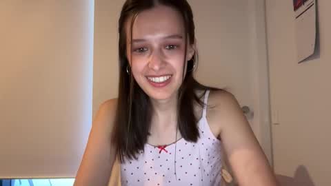 Snapshot of millypetite chatting on September 15, 2025, 3:06 am Milly online show from September 15, 2025, 3:06 am