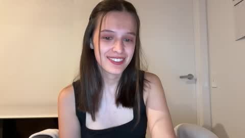 Snapshot of millypetite chatting on October 7, 2025, 9:50 am Milly online show from October 7, 2025, 9:50 am