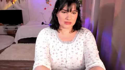 Snapshot of milmilla chatting on October 18, 2025, 1:56 pm milmilla online show from October 18, 2025, 1:56 pm