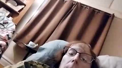 miloanj online show from November 25, 2025, 12:10 am