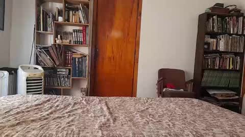 milodelmar online show from September 8, 2025, 5:12 pm