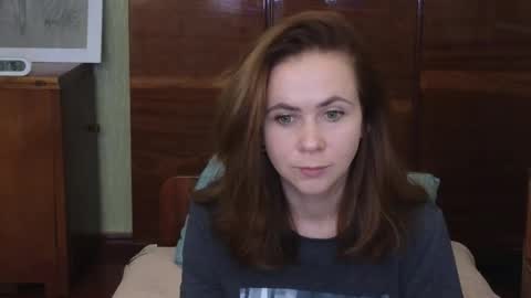 Mila online show from September 12, 2025, 9:09 am