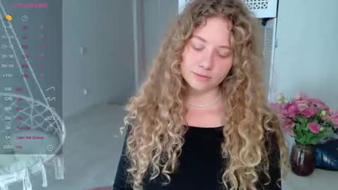 Snapshot of milounee chatting on July 31, 2026, 8:25 am milounee online show from July 31, 2026, 8:25 am