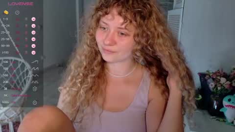 Snapshot of milounee chatting on August 7, 2026, 8:38 am milounee online show from August 7, 2026, 8:38 am