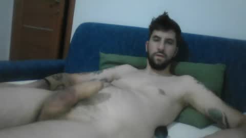 Snapshot of milten1987 chatting on June 20, 2026, 12:25 am milten1987 online show from June 20, 2026, 12:25 am