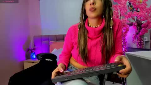 Snapshot of milu_beluci chatting on October 1, 2025, 3:29 pm  Milu Belucci  online show from October 1, 2025, 3:29 pm