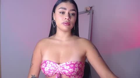 Snapshot of mily_ortiz chatting on October 1, 2025, 7:09 pm Mily Ortiz online show from October 1, 2025, 7:09 pm