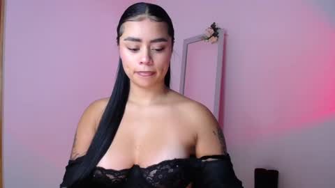 Snapshot of mily_ortiz chatting on October 21, 2025, 4:19 pm Mily Ortiz online show from October 21, 2025, 4:19 pm