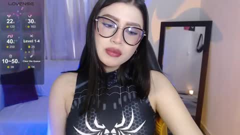 Snapshot of mily_thomson_b chatting on May 15, 2026, 10:39 pm Mily online show from May 15, 2026, 10:39 pm