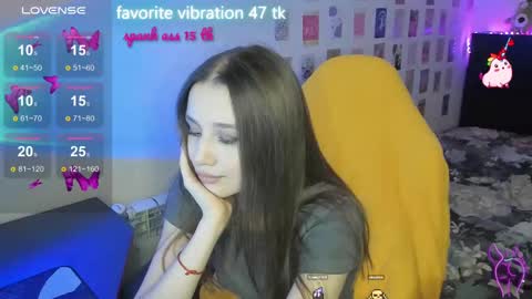 Snapshot of milyamess chatting on March 7, 2025, 7:49 pm Emily online show from March 7, 2025, 7:49 pm