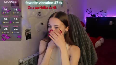 Snapshot of milyamess chatting on October 20, 2025, 5:57 pm Emily online show from October 20, 2025, 5:57 pm