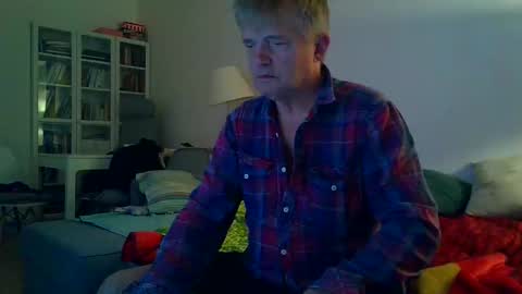  Milymen26  Polish man  master  fereskik straight mature online show from April 8, 2026, 9:15 pm