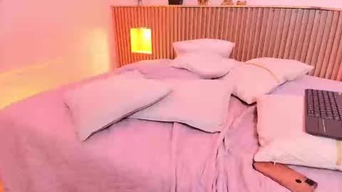 Milly  online show from December 28, 2024, 1:39 am