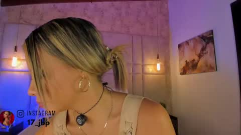 Snapshot of milyy_vermont chatting on April 20, 2026, 7:48 pm Milyy online show from April 20, 2026, 7:48 pm