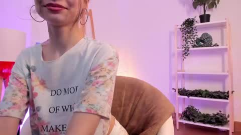 Mimi online show from May 30, 2026, 1:52 pm