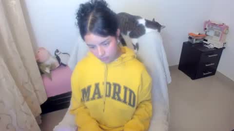 Mimii  online show from July 6, 2026, 3:36 am