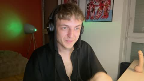 mimiro12 online show from April 18, 2026, 7:58 pm