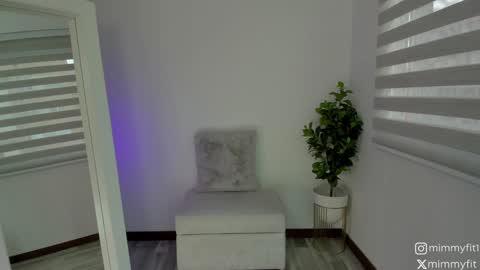 mimmyfit1 online show from December 11, 2024, 10:27 pm