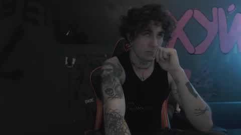 Snapshot of min1pekka chatting on September 28, 2025, 2:55 pm Max online show from September 28, 2025, 2:55 pm