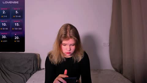Snapshot of mina27372 chatting on December 23, 2024, 1:18 am hi Im Mina  online show from December 23, 2024, 1:18 am