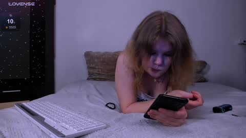 Snapshot of mina27372 chatting on January 30, 2025, 12:29 am hi Im Mina  online show from January 30, 2025, 12:29 am
