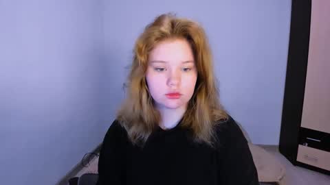 hi Im Mina  online show from November 13, 2025, 2:43 am