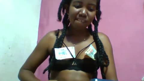 minachocolate online show from May 6, 2026, 7:08 pm