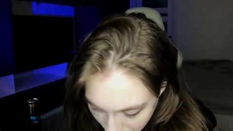 minadzukii online show from November 19, 2025, 7:25 pm