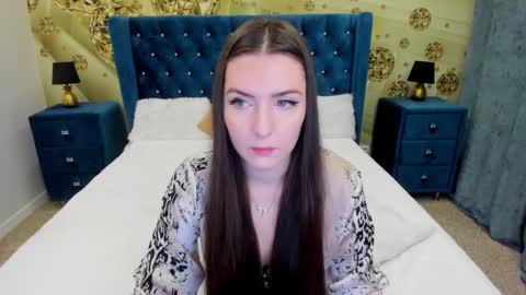 minchelskatrina online show from December 22, 2025, 7:49 am