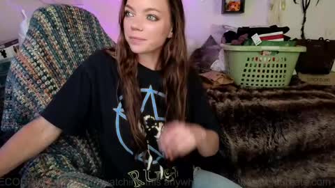 Snapshot of mindymars chatting on April 21, 2026, 6:01 pm Mindy Mars online show from April 21, 2026, 6:01 pm