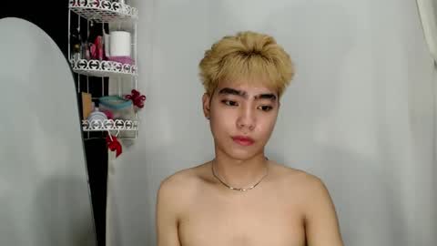 mingkla_man online show from May 1, 2026, 8:41 am