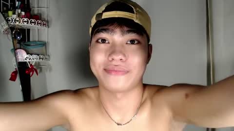 mingkla_man online show from June 16, 2026, 6:43 pm